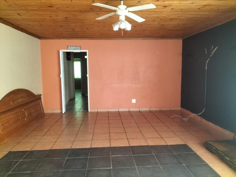 5 Bedroom Property for Sale in Uitsig Free State